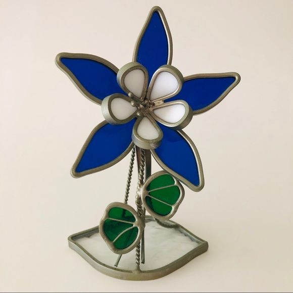 Vintage Other - Vintage handmade stained glass flower art piece